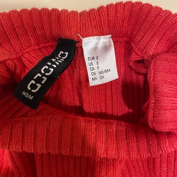 H&M Turtleneck - Picture 2 of 2